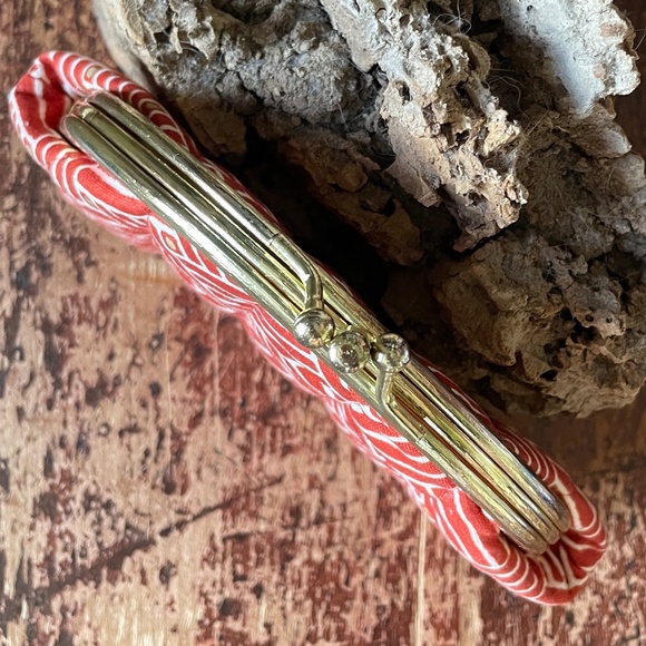 vintage cosmetic bag - Picture 3 of 7